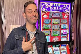 Layar pertandingan blackjack Big Time Gaming dengan kontrol penempatan taruhan yang jelas